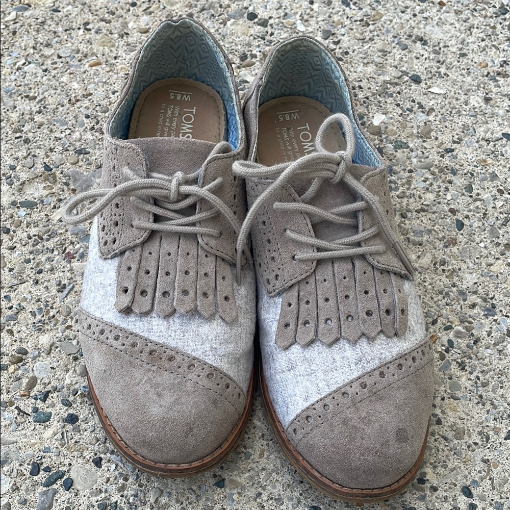 TOMS Women's tan Suede Oxford Shoes size 8.5